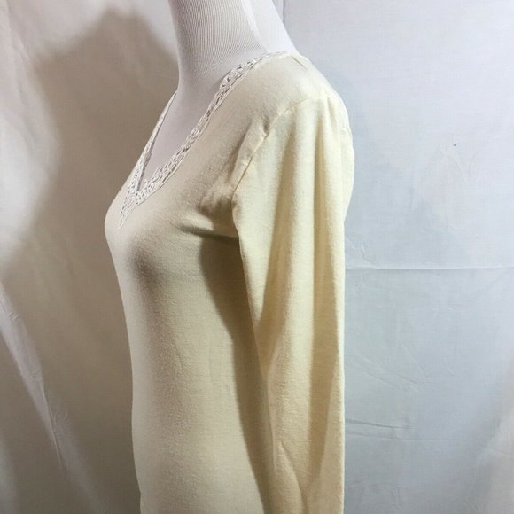 Saks Fifth Avenue off white long sleeve - womens L - Picture 3 of 5